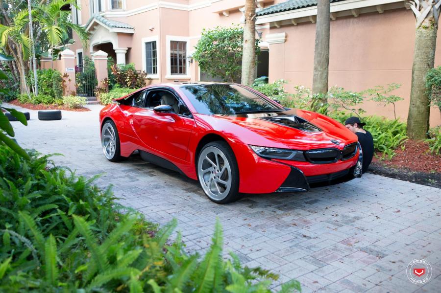  BMW i8 on Vossen Wheels (LC-108T) 2017 года  (фото 18 из 68)